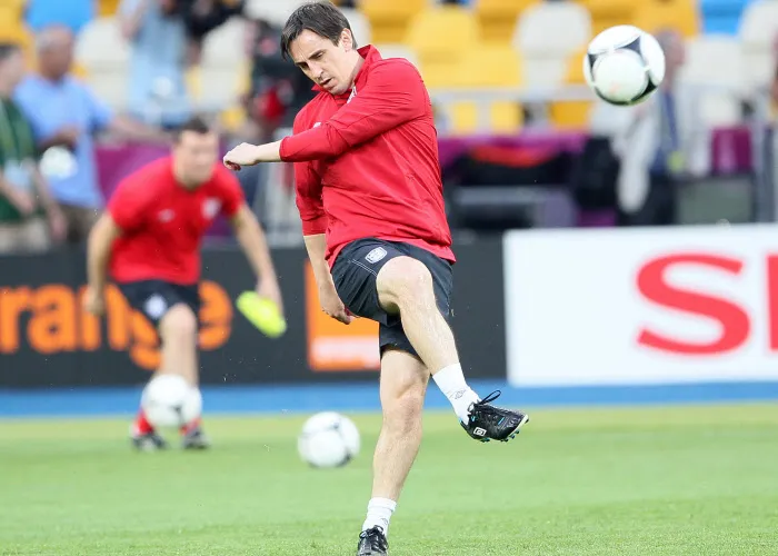 Gary Neville se compare à Matteo Darmian