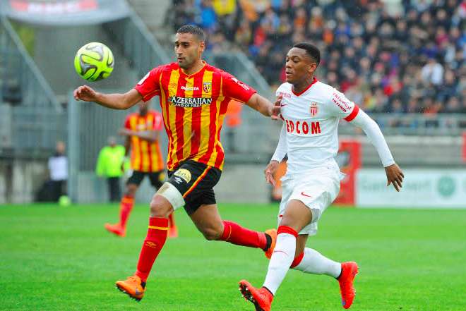 Ahmed Kantari pose un lapin à Dijon