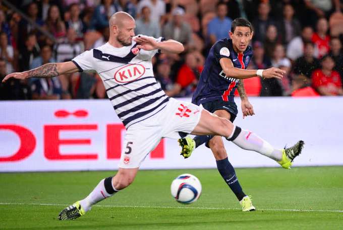 Trapp se prend les pieds dans le tapis du Parc des Princes