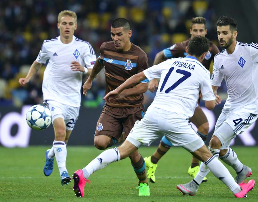 Maxi Pereira, le rouge et le bleu