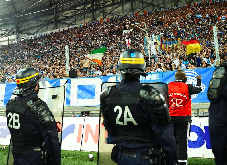 Des filets de protection au Vélodrome