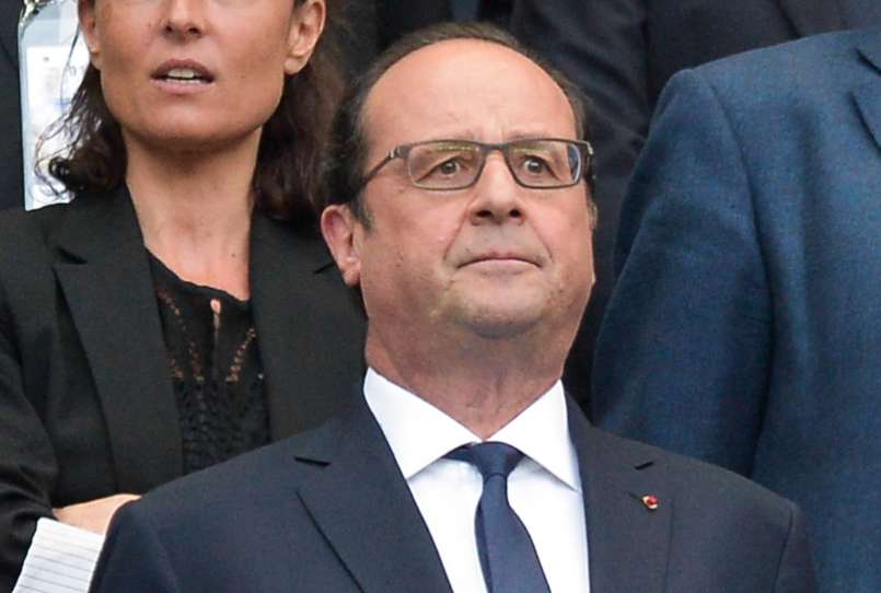 Hollande évacué du Stade de France