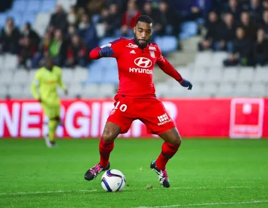 Newcastle : une offre de 25M€ pour Lacazette