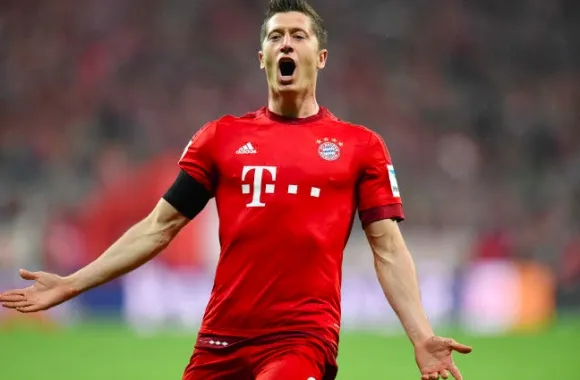 Lewandowski flatté par l&rsquo;intérêt du PSG