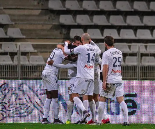 Bourg Péronnas enfonce Créteil, Nancy toujours leader