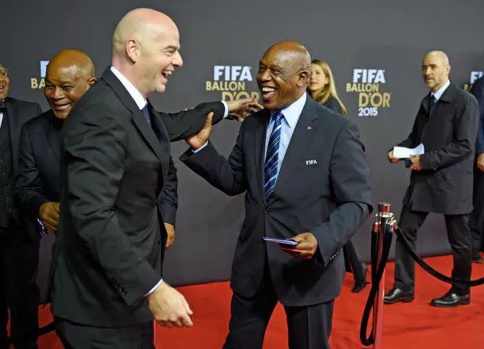 Sexwale se retire de la course à la FIFA