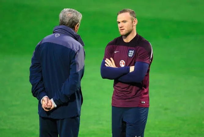 Rooney soutient Hodgson