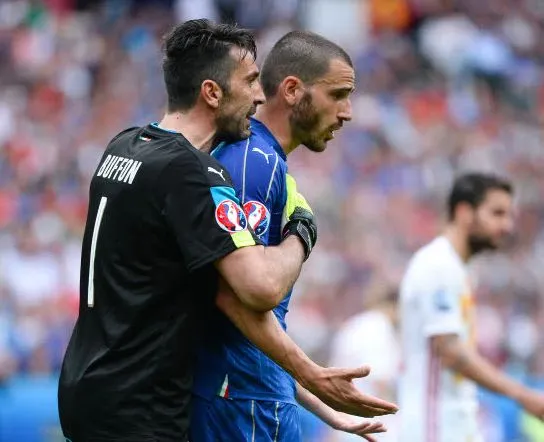 L&rsquo;hommage de Buffon et Bonucci à Bud Spencer