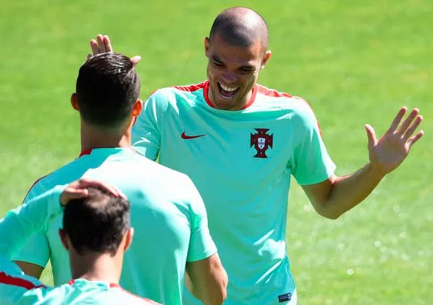 Le XI portugais avec Pepe