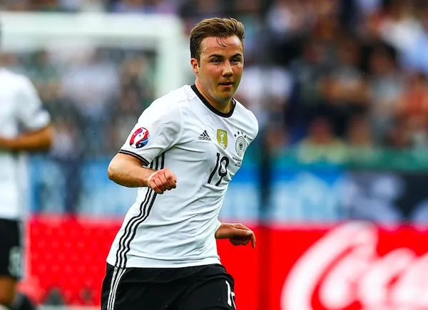 Götze tout proche de Dortmund