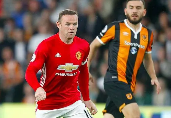 Shearer : «<span style="font-size:50%">&nbsp;</span>Rooney doit arrêter la sélection pour se consacrer à son club<span style="font-size:50%">&nbsp;</span>»