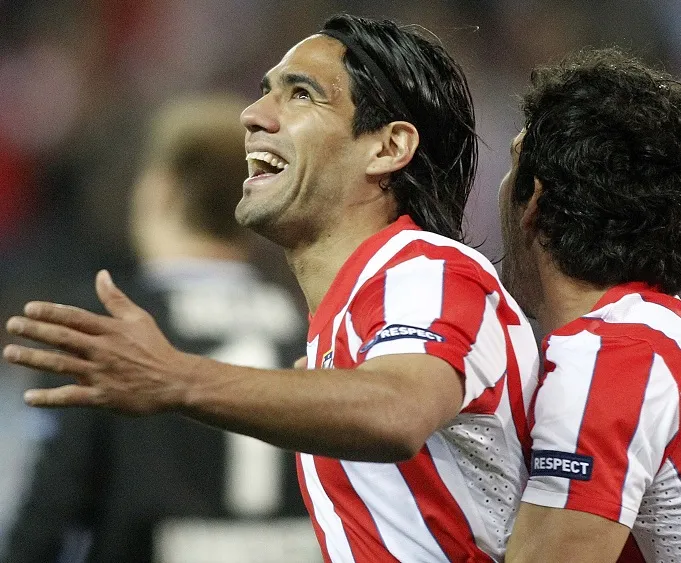 Falcao flingue Valence