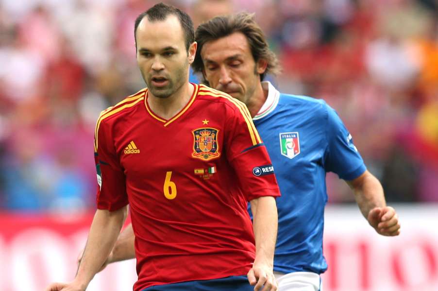 Iniesta porte la Roja, Torres la plombe