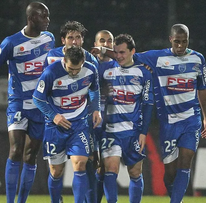 L’ESTAC est à Troyes points…