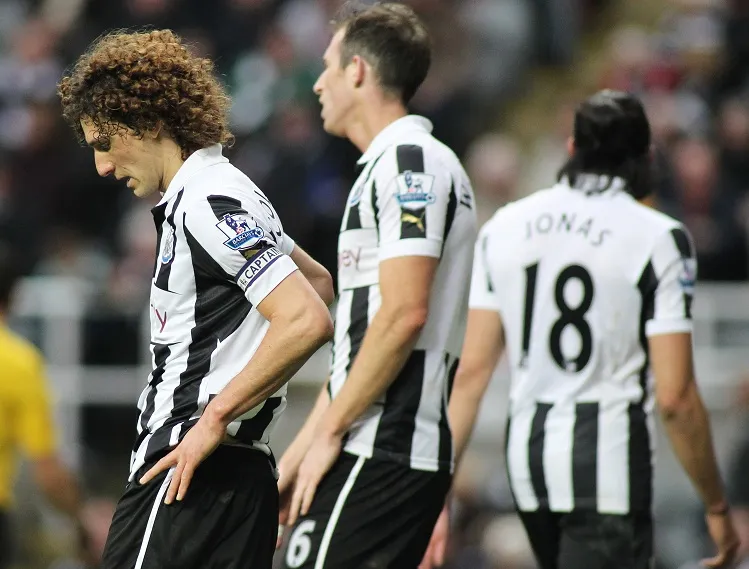 Newcastle pleure, Liverpool sourit