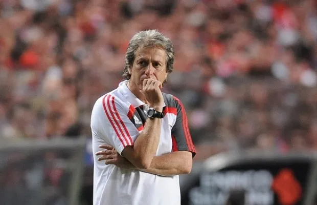 Benfica, le cul entre deux chaises