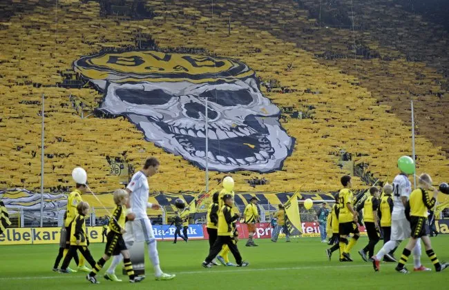 Top 10 : Les tifos du Borussia