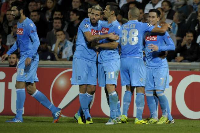 Naples assomme l&rsquo;OM