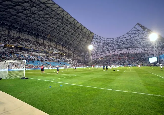 Le Vélodrome, un toit qui change la vie ou pas ?