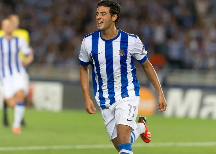 Carlos Vela enfin en société