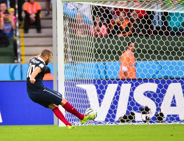 Vine : Benzema sur penalty