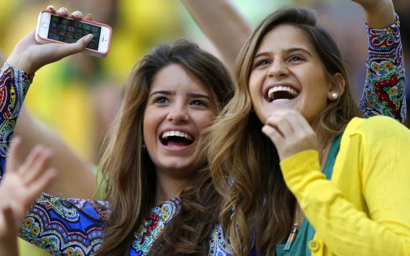 Tu sais que tu regardes un match avec ta copine quand…