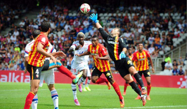 Lyon s&#8217;embourbe, Lens jubile