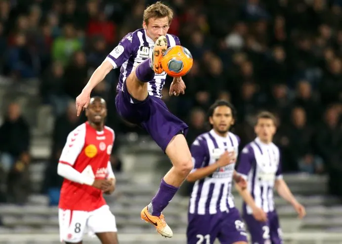 Toulouse renversant, Monaco assure