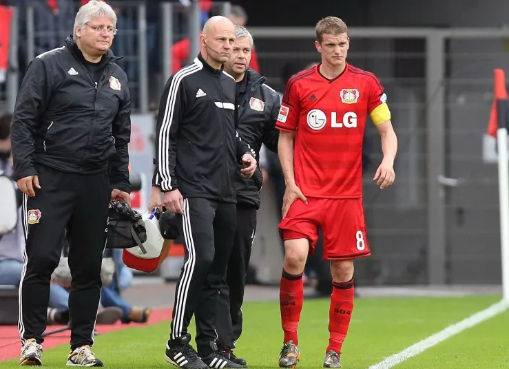 Leverkusen attrape les barrages, Hambourg aussi