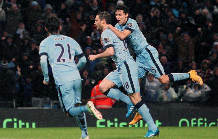 Manchester City rejoint Chelsea