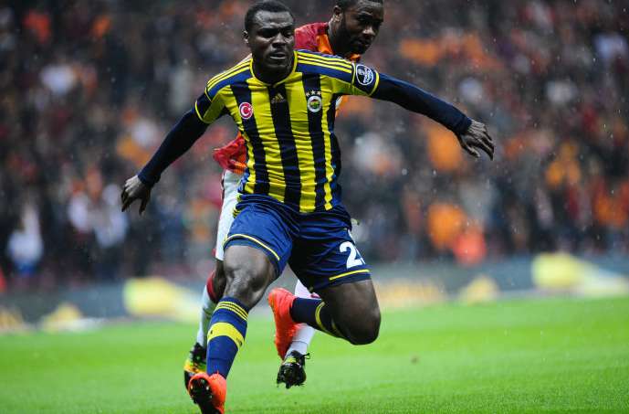 Emenike fait danser ses supporters