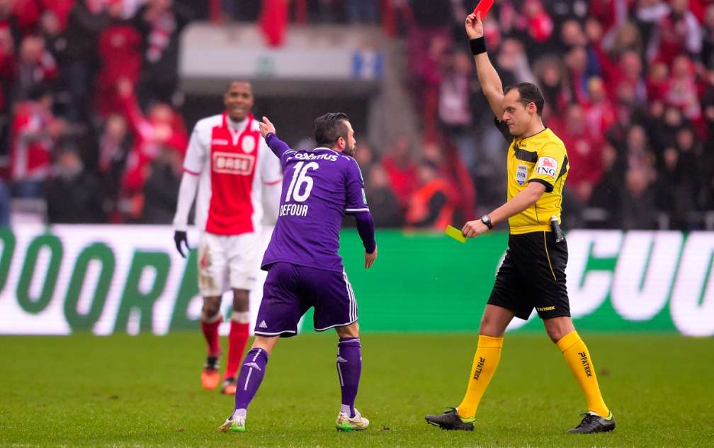 Quand la Belgique pleure ses arbitres