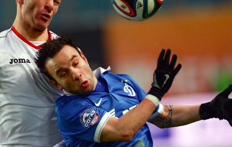 Vine : Valbuena mange le gazon