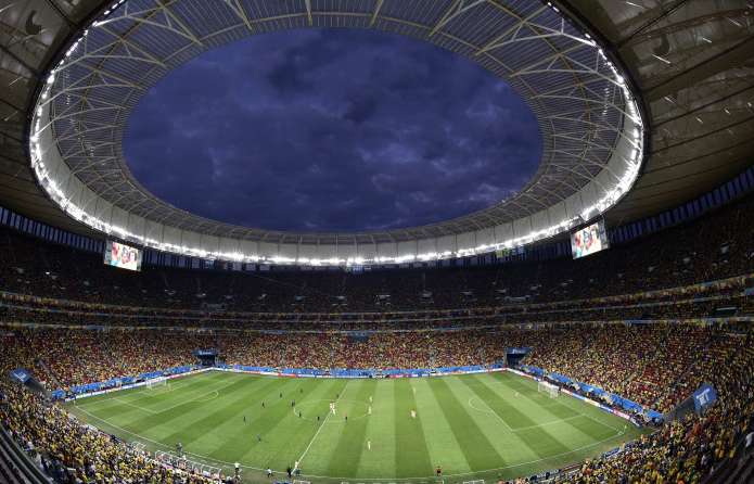 Un stade de la Coupe du monde sert de dépôt de bus