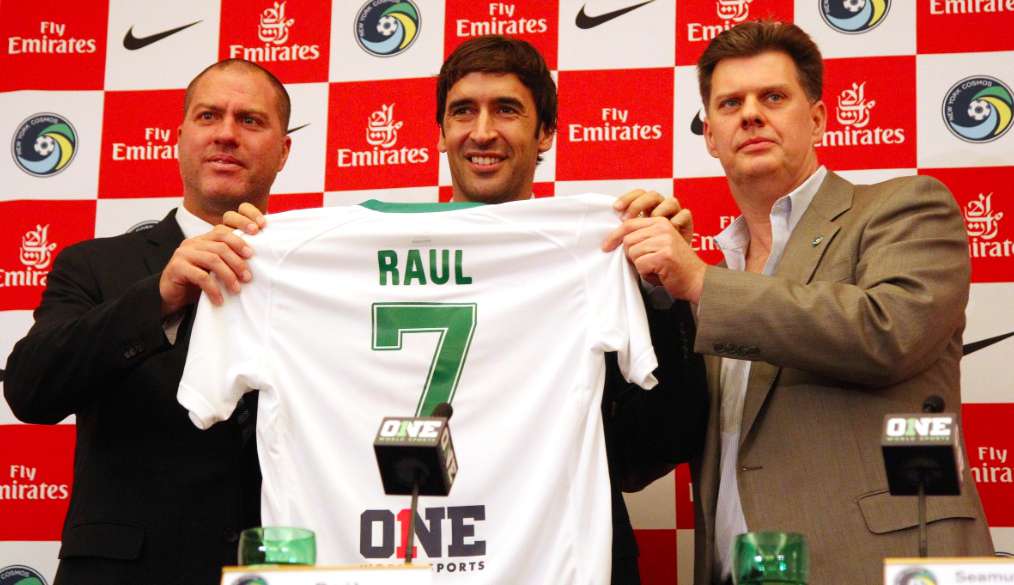 Raúl : joue-la comme Djorkaeff