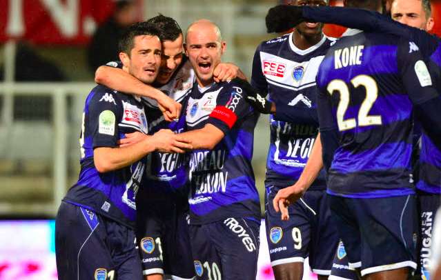 Troyes et Angers filent vers la Ligue 1, Châteauroux vers le National