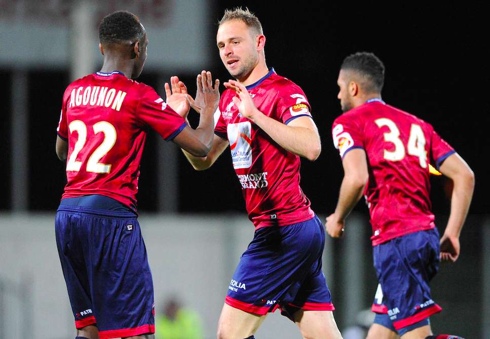 Angers chute à Clermont, Auxerre peut encore y croire