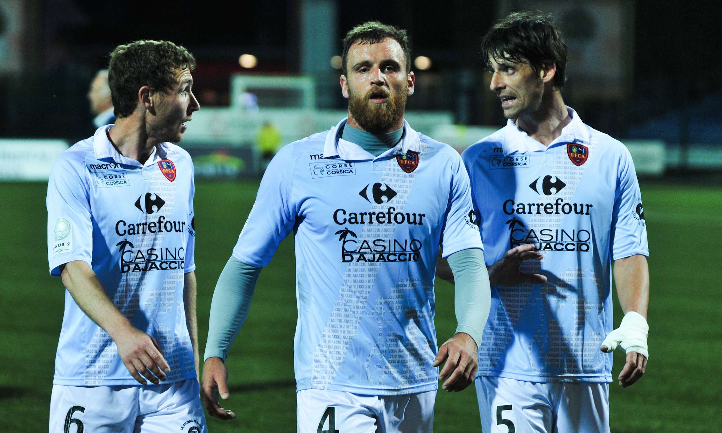 Troyes et le GFC Ajaccio foncent vers la Ligue 1, Arles-Avignon et Châteauroux à bout de souffle