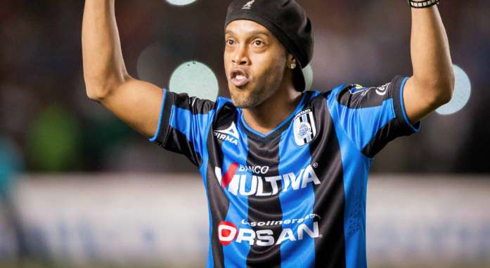 Ronaldinho au Mexique : le temps des interrogations