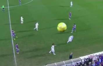 Vine : Ramos démonte une caméra