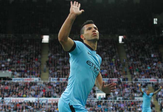 Agüero maintient Manchester City en vie