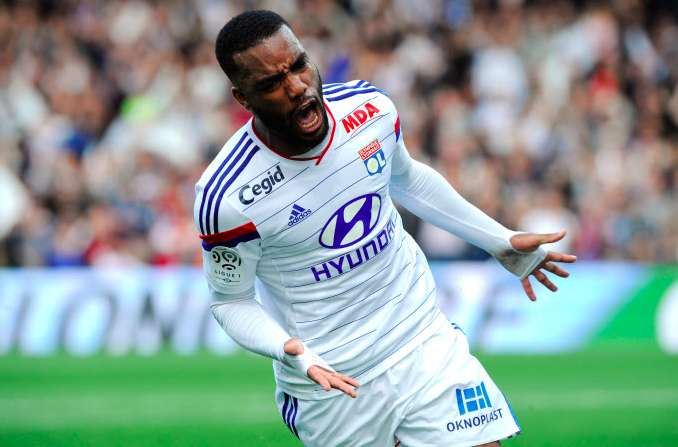 Lacazette sauve Lyon