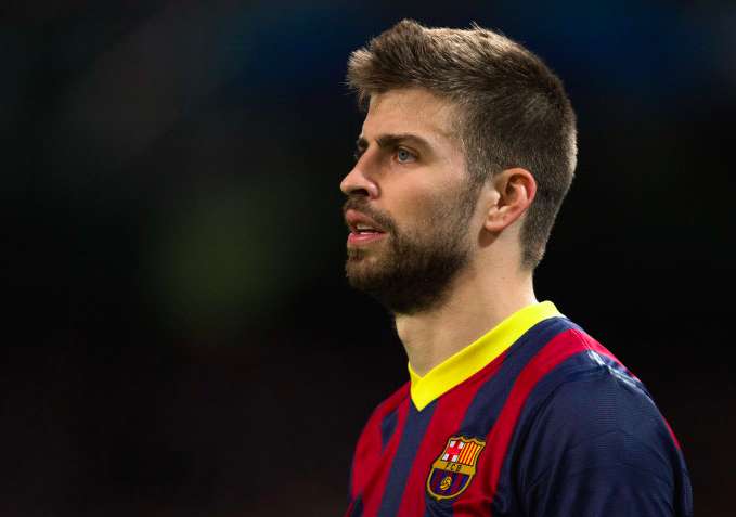 Photo : Piqué arrive en chevalier au Camp Nou