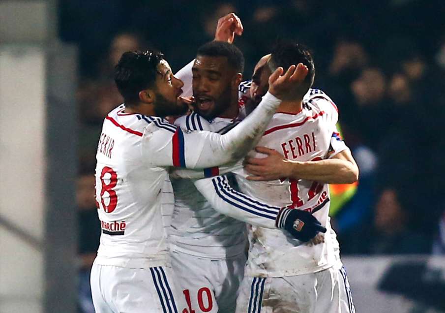 Lyon termine par une manita