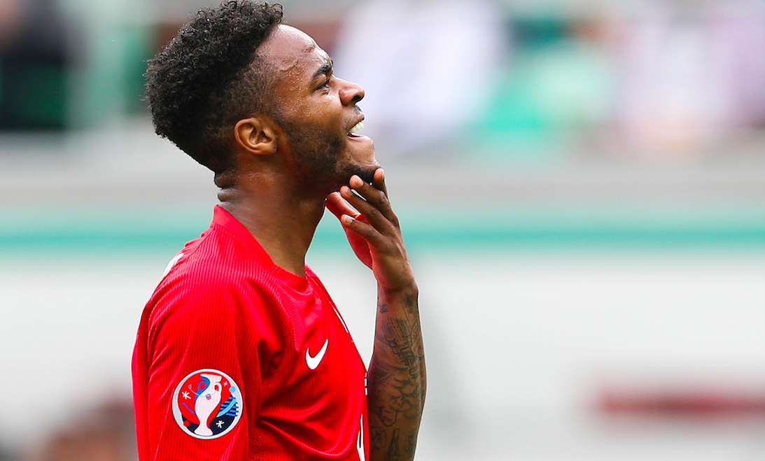 Sterling, par amour du cash