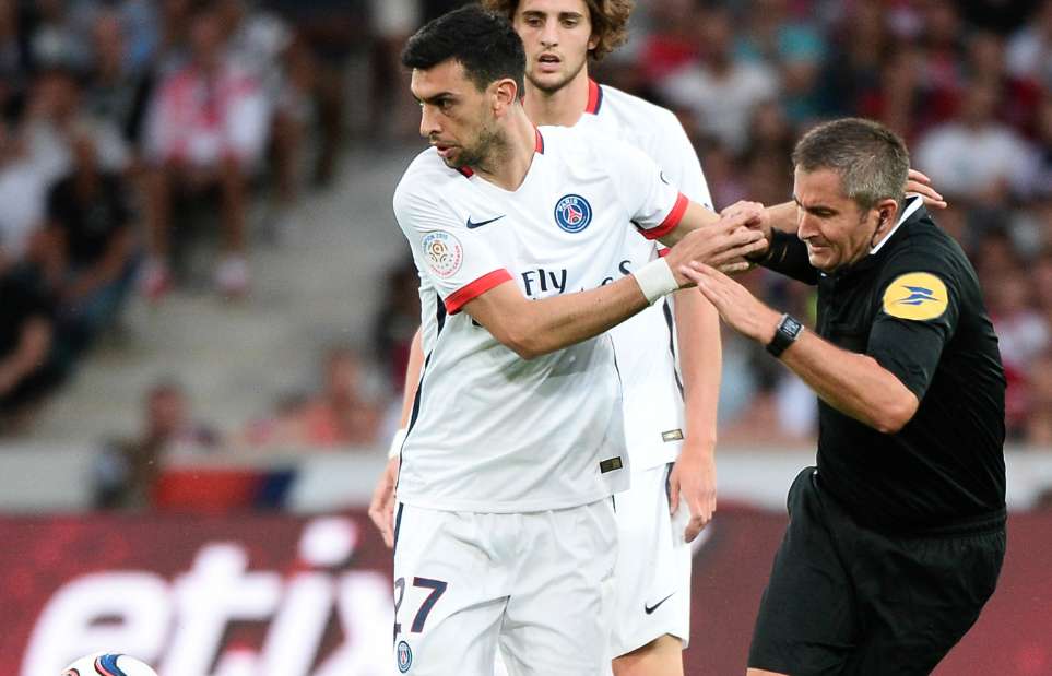 Angers sur le trône, Paris commence bien