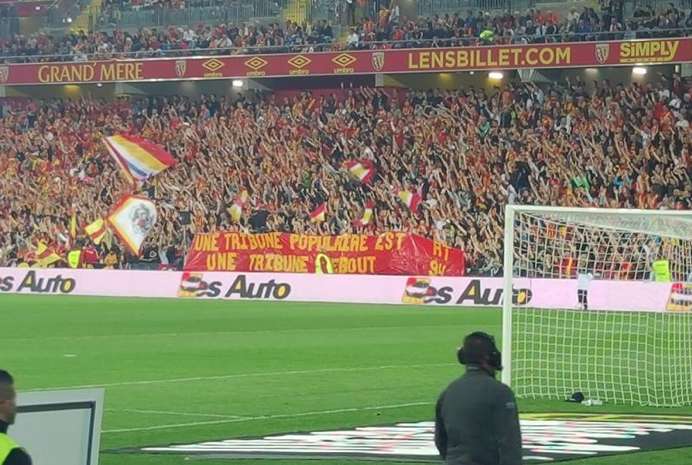 RC Lens : la révolte dans les tribunes, mais pas sur le terrain