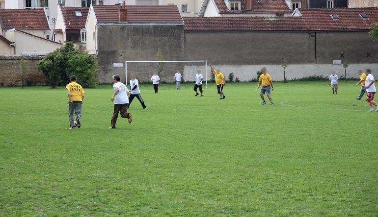 Vol au-dessus d&rsquo;un terrain de football