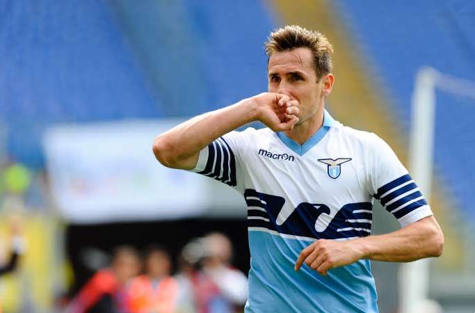 Klose, 37 ans, 37 km/h