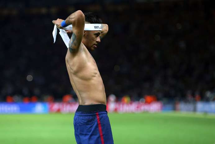 Neymar joueur frisson de l&rsquo;année, Ntep finit devant Messi